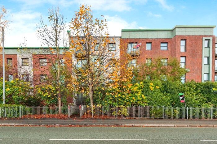 2 Bedroom Flat For Sale In Lower Hall Street, St. Helens, Merseyside, WA10