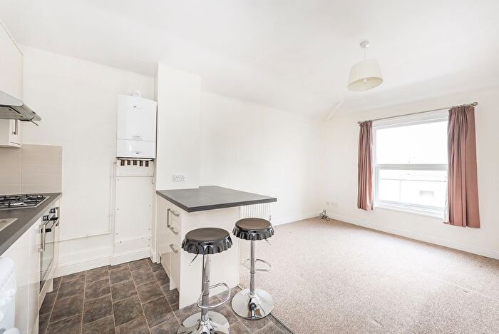 Studio To Rent In Heath Road, Twickenham, TW1