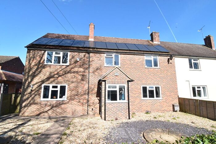 4 Bedroom Semi-Detached House For Sale In School Road, Charing, Ashford, TN27