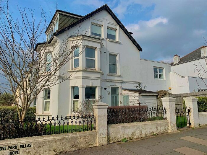 2 Bedroom Flat To Rent In Hove Park Villas, Hove, BN3