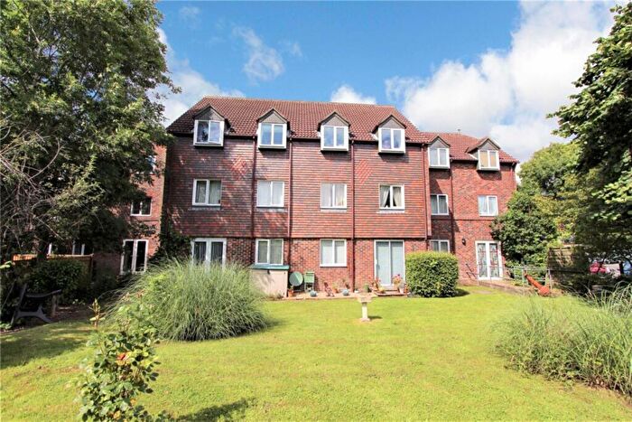 2 Bedroom Flat To Rent In Oakdene Gardens, SO50