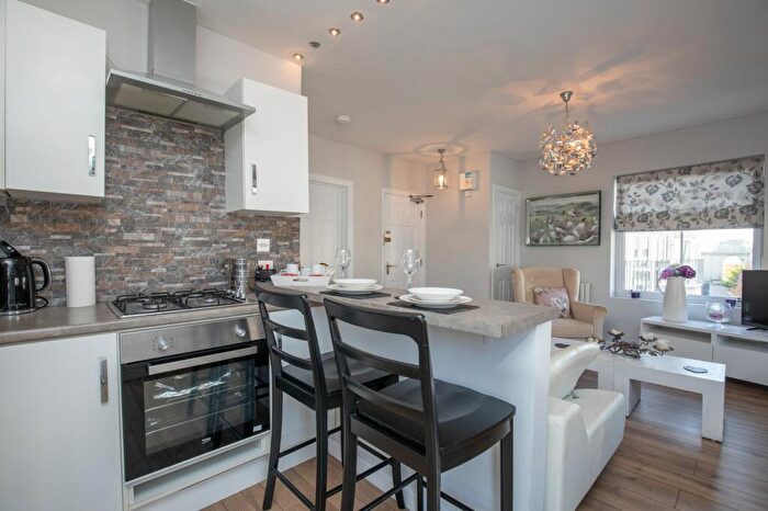 1 Bedroom End Of Terrace House For Sale In Esplanade Avenue, Porthcawl, CF36