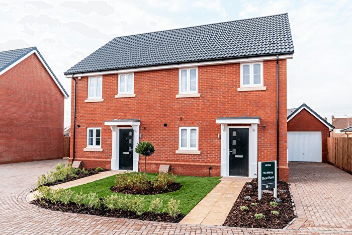 3 Bedroom Semi-Detached House For Sale In Greenfields Road, East Dereham, NR20
