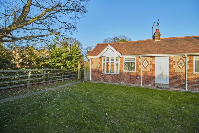2 Bedroom Semi-Detached Bungalow For Sale In Hinckley Road, Wolvey, LE10