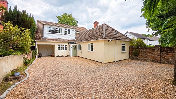 5 Bedroom Detached House For Sale In Nine Mile Ride, Finchampstead, Wokingham, Berkshire, RG40