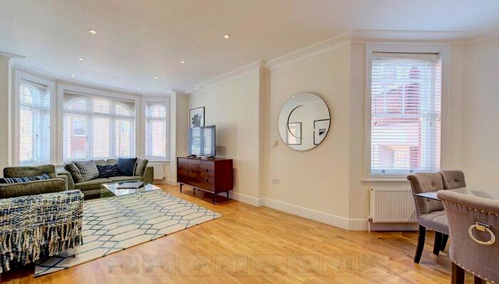 3 Bedroom Flat To Rent In Hamlet Gardens, Ravenscourt Park, London, W6