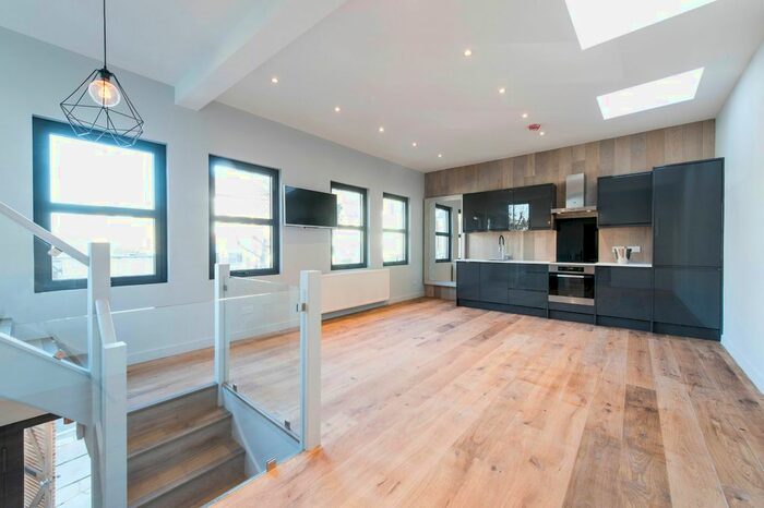 2 Bedroom End Of Terrace House To Rent In Bramfield Road, London, SW11