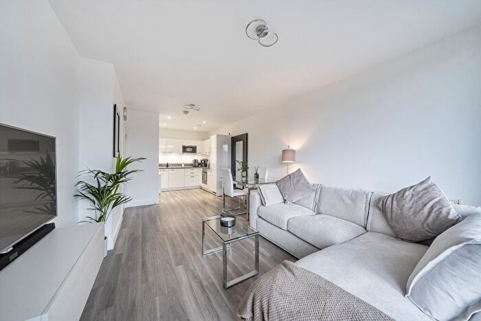 1 Bedroom Flat For Sale In Adenmore Road, London, SE6