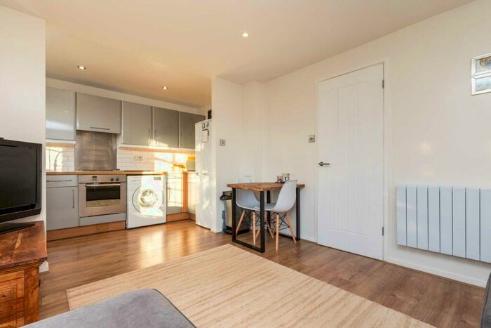 1 Bedroom Apartment To Rent In Meadvale, Horsham, RH12