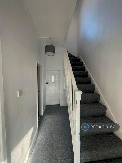 3 Bedroom Flat To Rent In Carlton Road, Nottingham, NG3