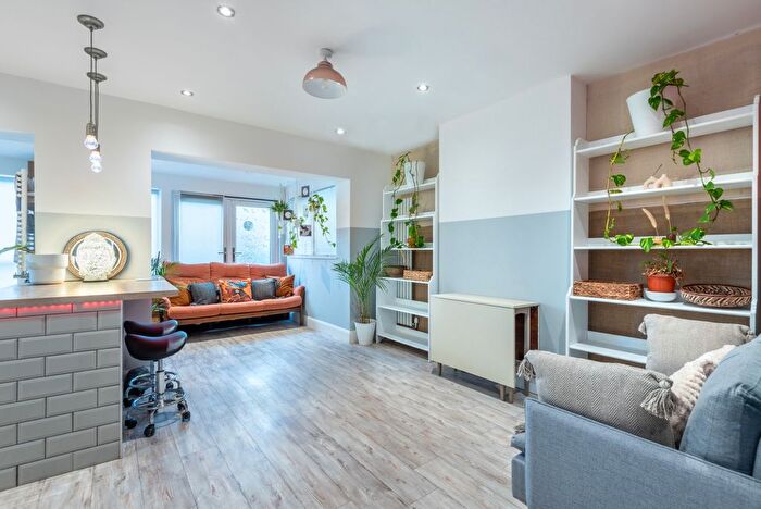 4 Bedroom Property To Rent In Rougemont Avenue, Morden, Surrey, SM4