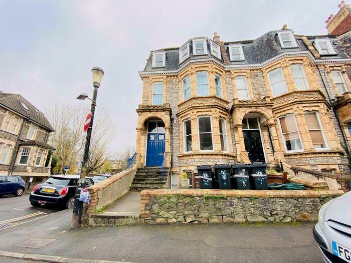 3 Bedroom Flat To Rent In Manilla Road, Bristol, BS8