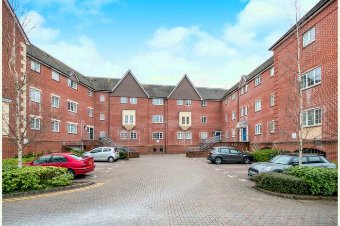2 Bedroom Flat To Rent In Verwood, BH31