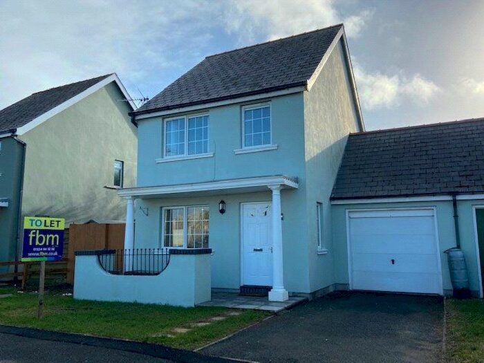 3 Bedroom Semi-Detached House To Rent In Heath Close, Johnston, Haverfordwest, SA62