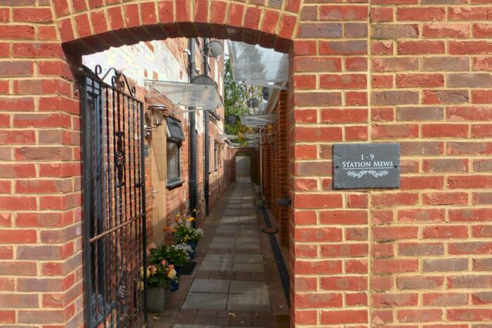 2 Bedroom Mews To Rent In Romsey, Hampshire, SO51