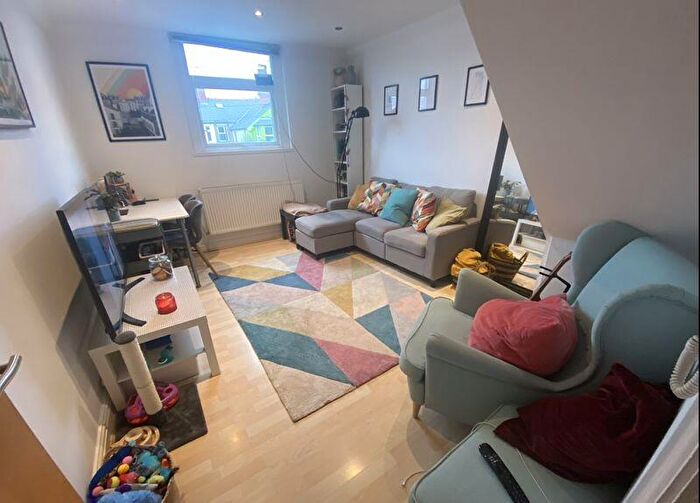 1 Bedroom Flat To Rent In Connaught Road, Cardiff, CF24