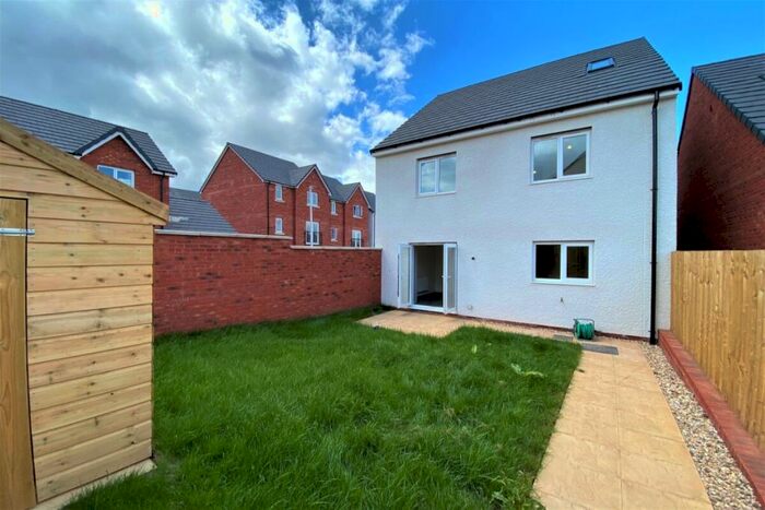 5 Bedroom Semi-Detached House To Rent In Sybil Mead, Exeter, EX1