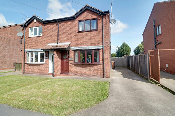3 Bedroom Semi-Detached House To Rent In Oxmarsh Lane, New Holland, DN19