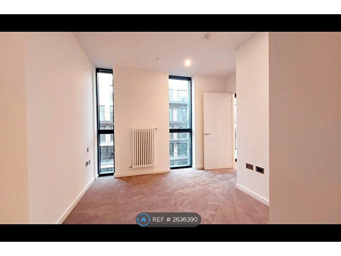 1 Bedroom Flat To Rent In West Bradbury Yard, Brentford, TW8
