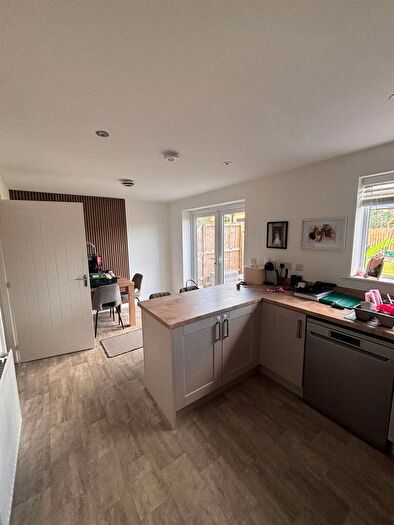 3 Bedroom Detached House For Sale In Poppy Avenue, Huddersfield, HD4