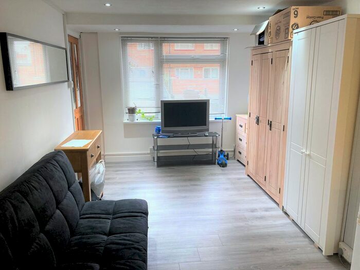 1 Bedroom Studio To Rent In Canterbury Road, Feltham, TW13