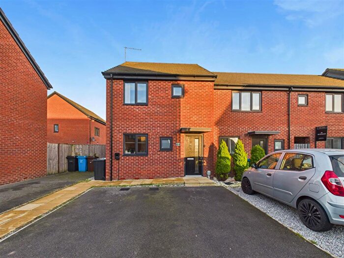 3 Bedroom End Terrace House For Sale In Westbrick Avenue, Hull, HU3