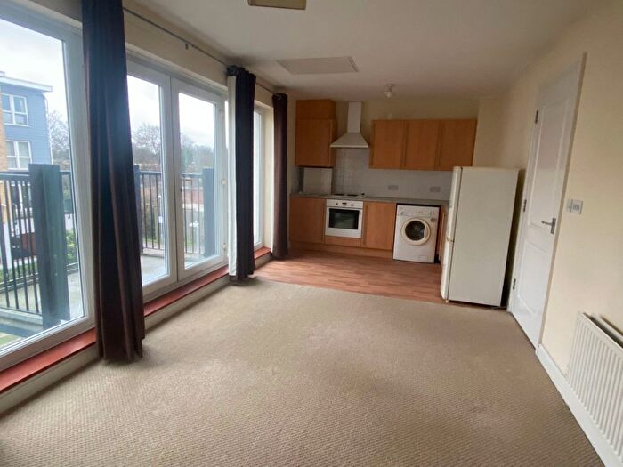 1 Bedroom Flat To Rent In Amazon Court, Admirals Way, Gravesend, Kent, DA12