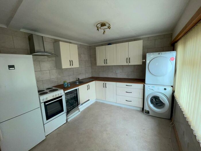 1 Bedroom Flat To Rent In Barn Street, Liskeard, PL14