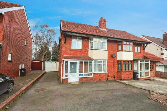 3 Bedroom Semi-Detached House For Sale In Two Gates, Halesowen, B63