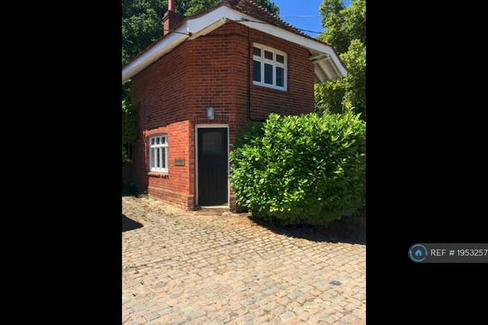1 Bedroom Maisonette To Rent In The Bothy, Newbury, RG20
