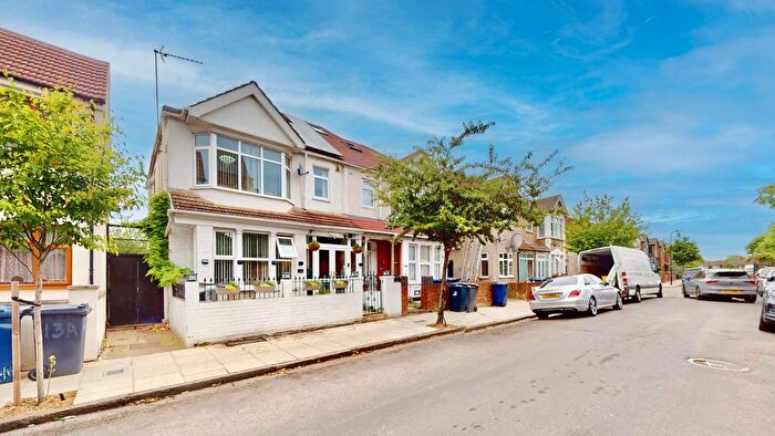 5 Bedroom Semi-Detached House For Sale In Church Avenue, Southall, UB2