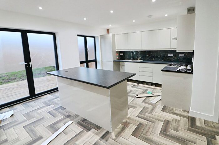 3 Bedroom Detached House To Rent In Lodge Lane, Romford, RM5