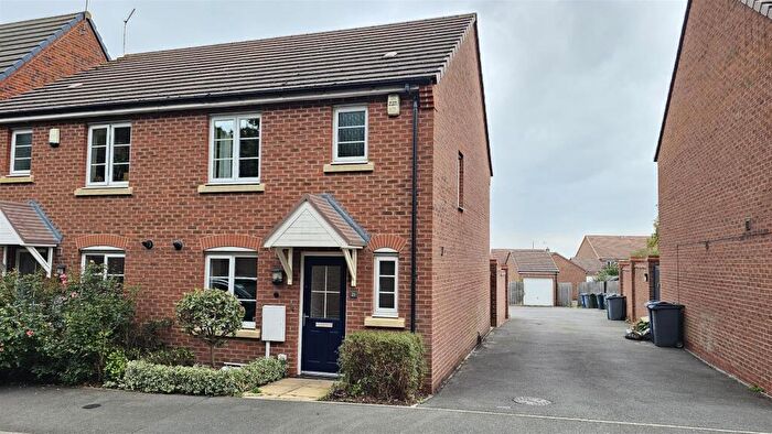 3 Bedroom Semi Detached House To Rent In Cherwell Gardens, Bingham, NG13