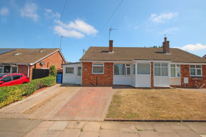 3 Bedroom Semi-Detached Bungalow To Rent In Grosvenor Way, Kettering, Northamptonshire, NN15