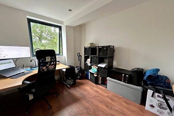 2 Bedroom Flat To Rent In Carlton Square, Nottingham, NG4