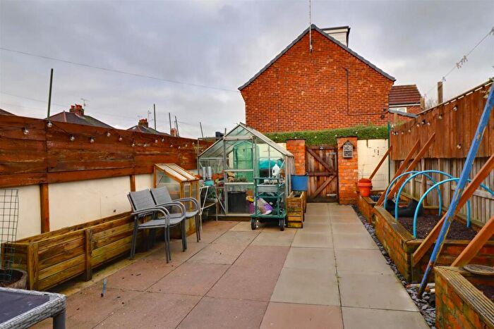 3 Bedroom Terraced House For Sale In Gainsborough Road, Crewe, CW2