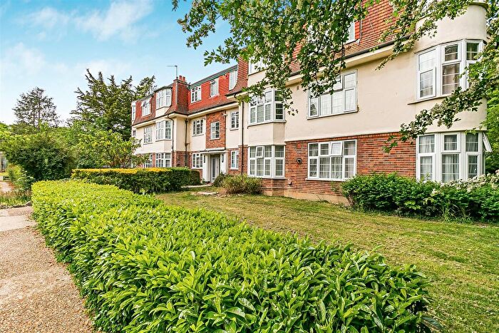 2 Bedroom Flat For Sale In Seymour Court, North Chingford, E4