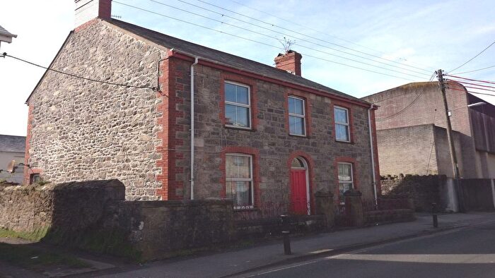 3 Bedroom Flat To Rent In Moorland Road, St Austell, PL25