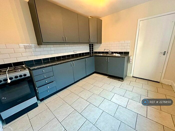 3 Bedroom Terraced House To Rent In Davidson Road, Croydon, CR0