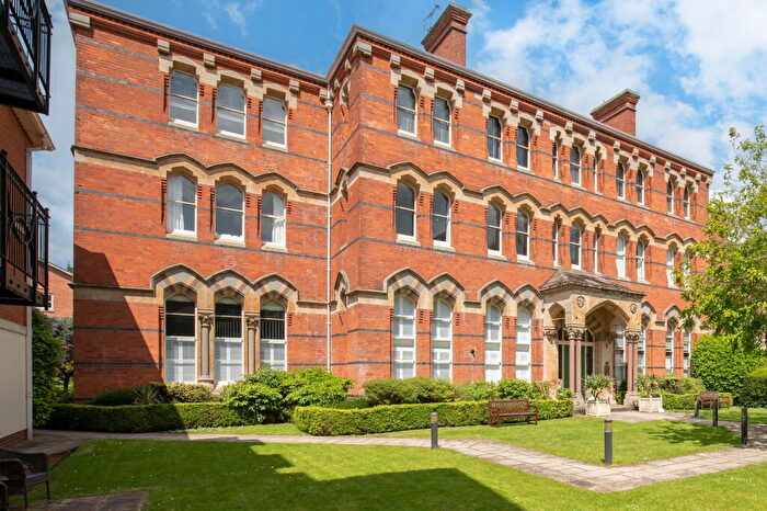 2 Bedroom Apartment For Sale In Shaftesbury Hall, St. Georges Place, Cheltenham, GL50