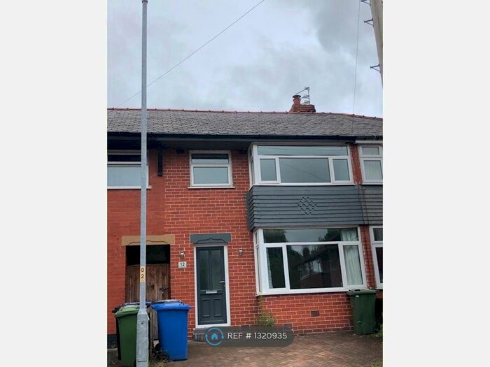3 Bedroom Terraced House To Rent In Broadway Close, Urmston, Manchester M41