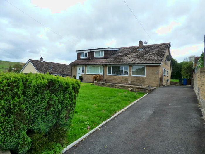 2 Bedroom Bungalow To Rent In Goodshaw Avenue North, Loveclough, BB4