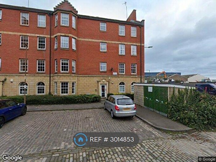 2 Bedroom Flat To Rent In Fox St, Edinburgh, EH6