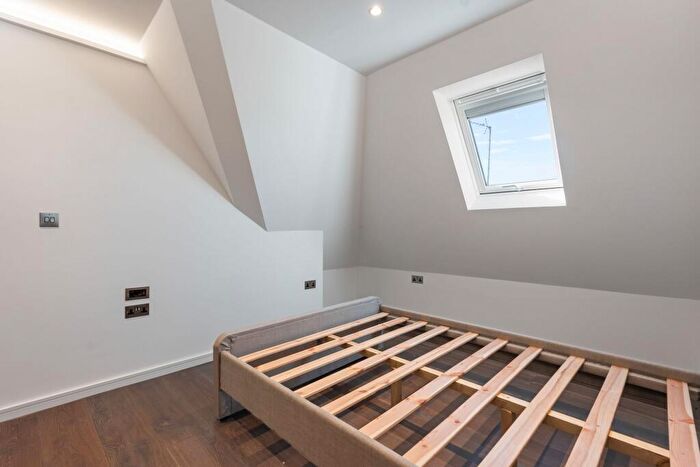 2 Bedroom Apartment To Rent In Noble House, Woodstock Road, London, NW11