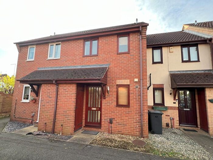 1 Bedroom Terraced House For Sale In Woodpecker Way, East Hunsbury, Northampton, NN4