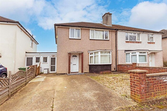 3 Bedroom Semi Detached House For Sale In Moreton Way, Cippenham, SL1
