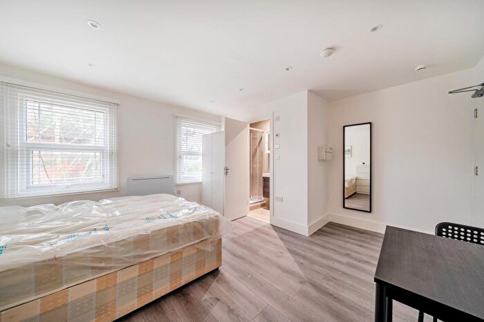 Apartment To Rent In Kings Road, Reading, RG1