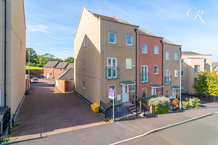 4 Bedroom End Of Terrace House For Sale In Fairford Road, Cheltenham, GL52