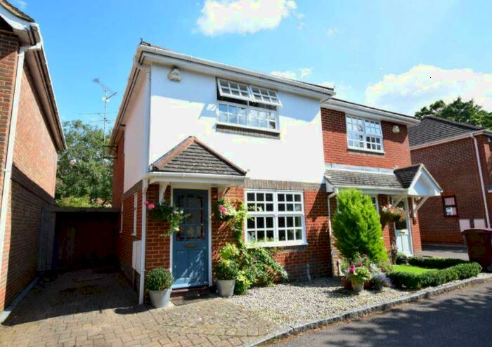 2 Bedroom Semi-Detached House To Rent In Springfield Mews, RG4