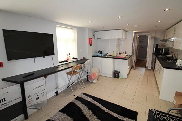 8 Bedroom House To Rent In Merthyr Street, Cathays, Cardiff, CF24